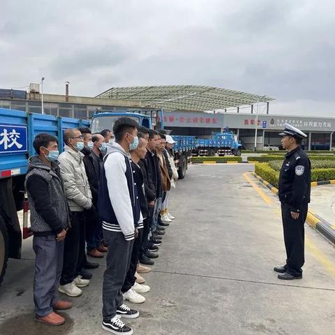 大车事故防范与高速新规解析,策略、问题与建议